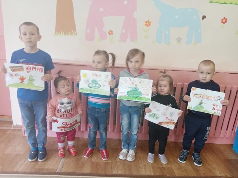 С дошкольниками проведены тематические занятия и беседы..