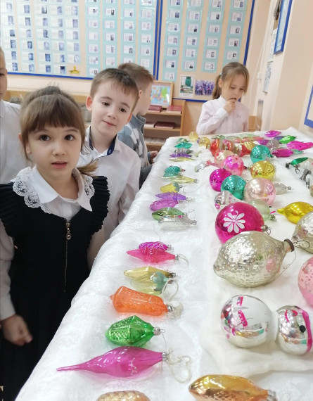 Ёлочная игрушка из прошлого..